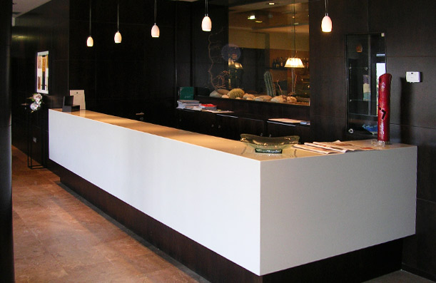 Corian counter and covering walls. Hotel Spa. Gijón.